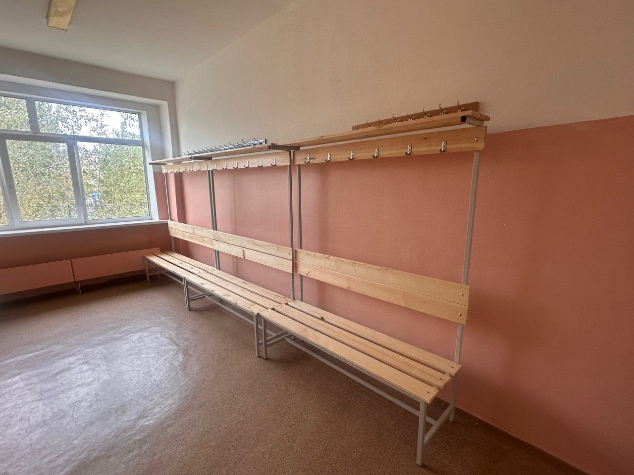 «Спорт начинается с вешалки»